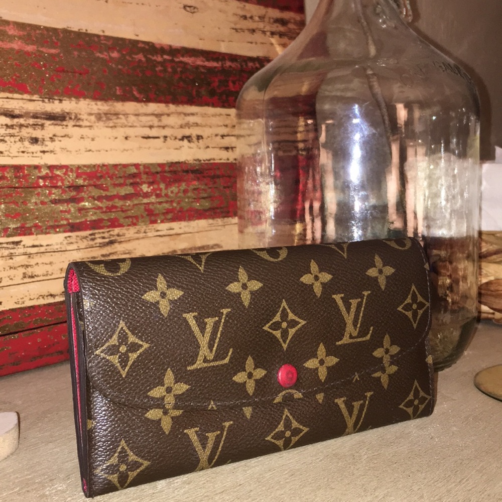 ❗️SOLD❗️Authentic LV Emilie Wallet Rouge Red